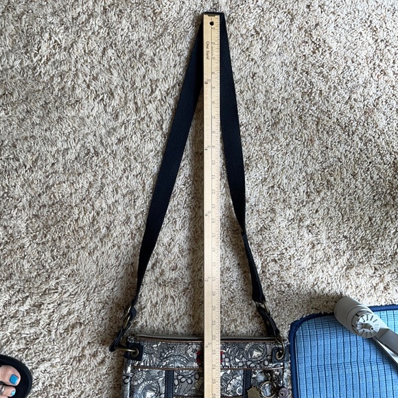 Sakroots crossbody purse with adjustable handle - Picture 9 of 9